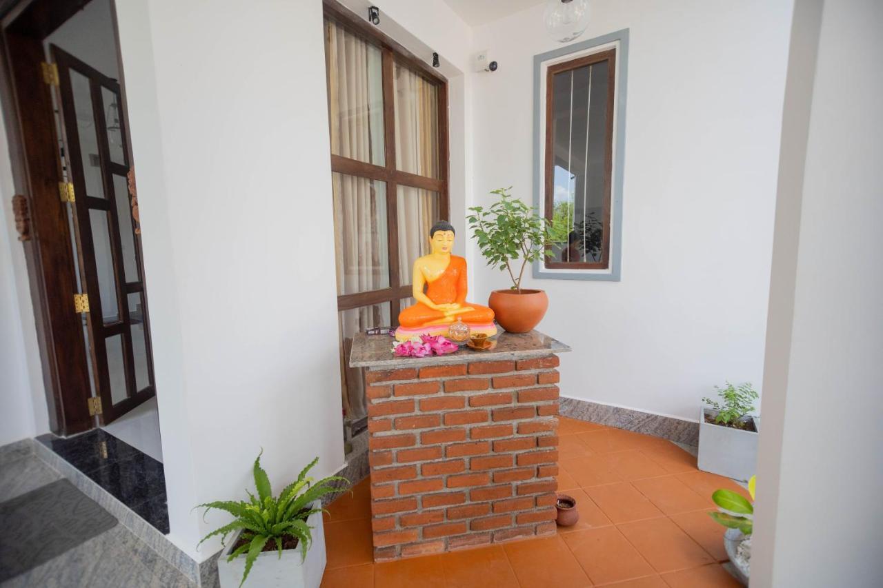 Ehala Family Rest Hotel Anuradhapura Exterior photo