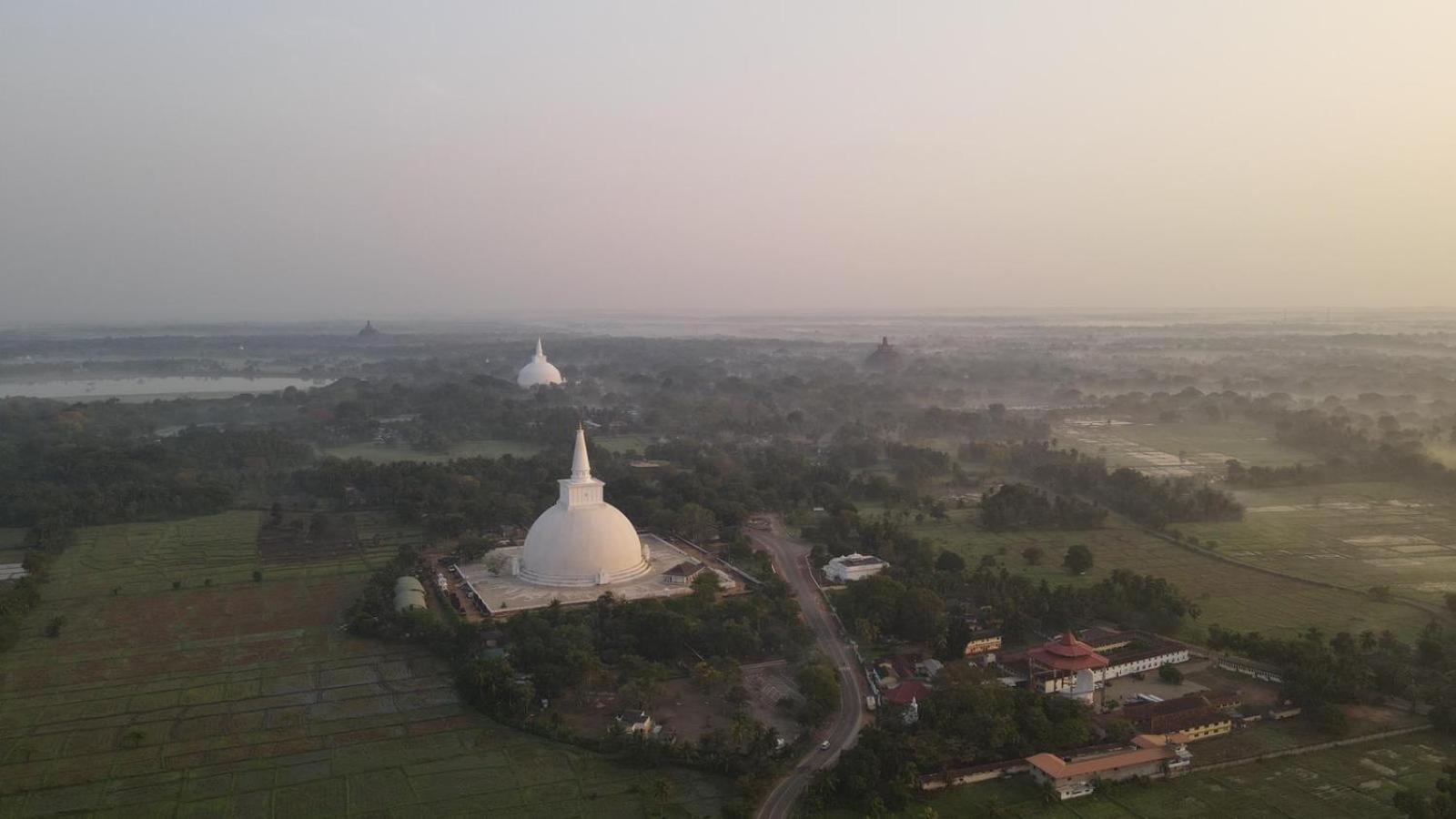 Ehala Family Rest Hotel Anuradhapura Exterior photo